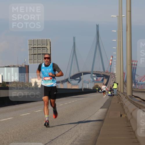03.10.2025 - Köhlbrandbrückenlauf Luisa Fischer http://msf.ph/oto/8998255 03.10.2025 10:38:42 Position 3  meine-sportfotos.de