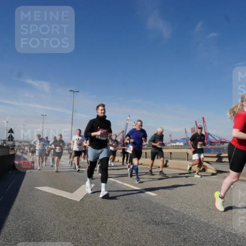 03.10.2025 - Köhlbrandbrückenlauf Matties Gatica Varas http://msf.ph/oto/8998273 03.10.2025 12:50:14 Position 2  meine-sportfotos.de