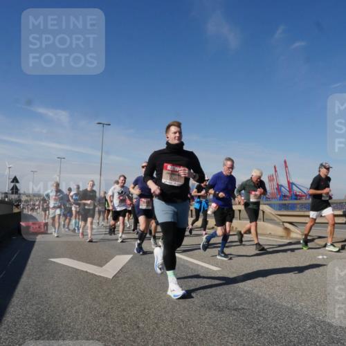 03.10.2025 - Köhlbrandbrückenlauf Matties Gatica Varas http://msf.ph/oto/8998277 03.10.2025 12:50:15 Position 2 4143 meine-sportfotos.de