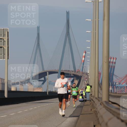 03.10.2025 - Köhlbrandbrückenlauf Luisa Fischer http://msf.ph/oto/8998298 03.10.2025 10:38:59 Position 3  meine-sportfotos.de