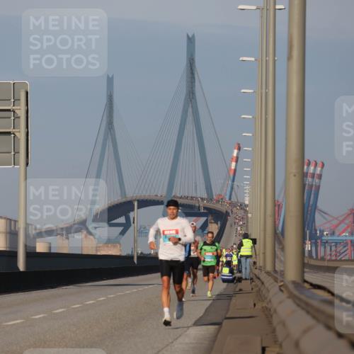 03.10.2025 - Köhlbrandbrückenlauf Luisa Fischer http://msf.ph/oto/8998302 03.10.2025 10:38:59 Position 3  meine-sportfotos.de