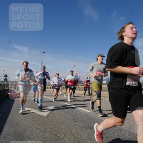 03.10.2025 - Köhlbrandbrückenlauf Matties Gatica Varas http://msf.ph/oto/8998303 03.10.2025 12:50:18 Position 2 659 meine-sportfotos.de
