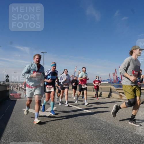 03.10.2025 - Köhlbrandbrückenlauf Matties Gatica Varas http://msf.ph/oto/8998306 03.10.2025 12:50:18 Position 2  meine-sportfotos.de