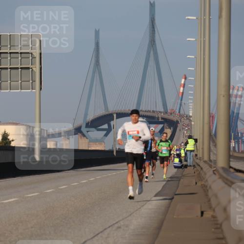 03.10.2025 - Köhlbrandbrückenlauf Luisa Fischer http://msf.ph/oto/8998308 03.10.2025 10:39:00 Position 3  meine-sportfotos.de