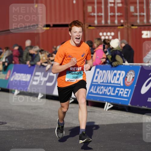 03.10.2025 - Köhlbrandbrückenlauf Michael Burmester http://msf.ph/oto/8998311 03.10.2025 10:02:53 Ziel 1105, 1116, 3353, 3496, 3521, 3630, 3832 meine-sportfotos.de