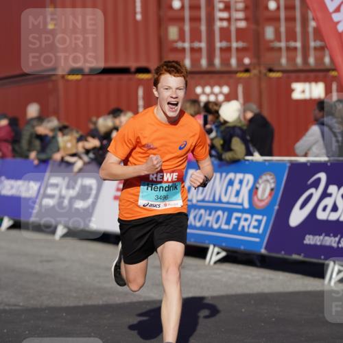 03.10.2025 - Köhlbrandbrückenlauf Michael Burmester http://msf.ph/oto/8998316 03.10.2025 10:02:53 Ziel 1105, 1116, 3353, 3496, 3521, 3630, 3832 meine-sportfotos.de