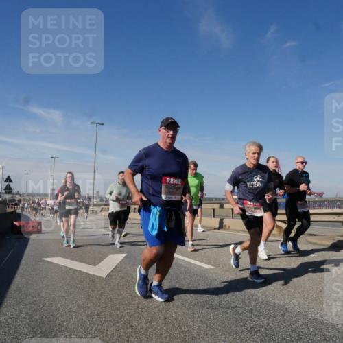 03.10.2025 - Köhlbrandbrückenlauf Matties Gatica Varas http://msf.ph/oto/8998322 03.10.2025 12:50:20 Position 2 6035 meine-sportfotos.de