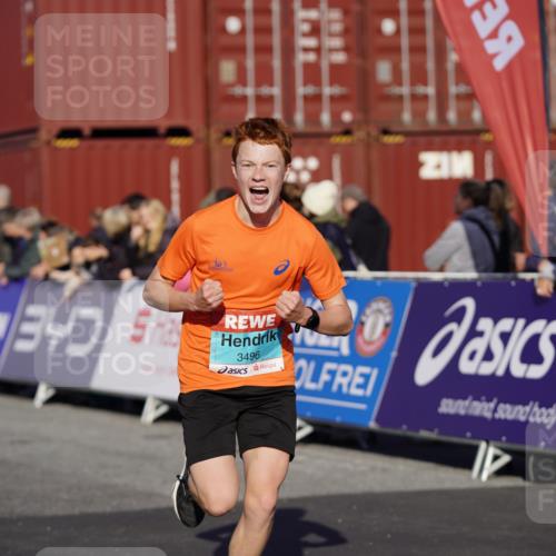 03.10.2025 - Köhlbrandbrückenlauf Michael Burmester http://msf.ph/oto/8998323 03.10.2025 10:02:53 Ziel 1105, 1116, 3353, 3496, 3521, 3630, 3832 meine-sportfotos.de