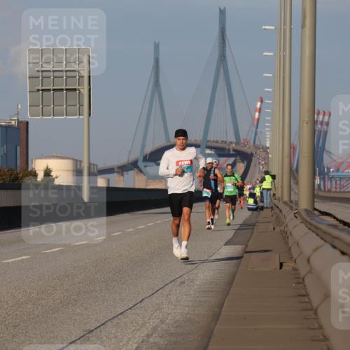03.10.2025 - Köhlbrandbrückenlauf Luisa Fischer http://msf.ph/oto/8998324 03.10.2025 10:39:02 Position 3  meine-sportfotos.de