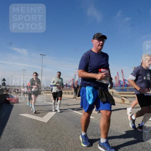 03.10.2025 - Köhlbrandbrückenlauf Matties Gatica Varas http://msf.ph/oto/8998327 03.10.2025 12:50:21 Position 2 35 meine-sportfotos.de