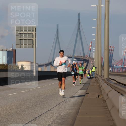 03.10.2025 - Köhlbrandbrückenlauf Luisa Fischer http://msf.ph/oto/8998331 03.10.2025 10:39:02 Position 3  meine-sportfotos.de