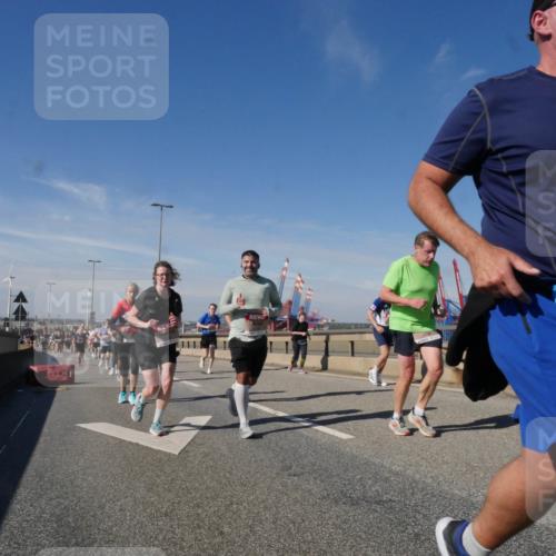 03.10.2025 - Köhlbrandbrückenlauf Matties Gatica Varas http://msf.ph/oto/8998335 03.10.2025 12:50:21 Position 2 6035 meine-sportfotos.de