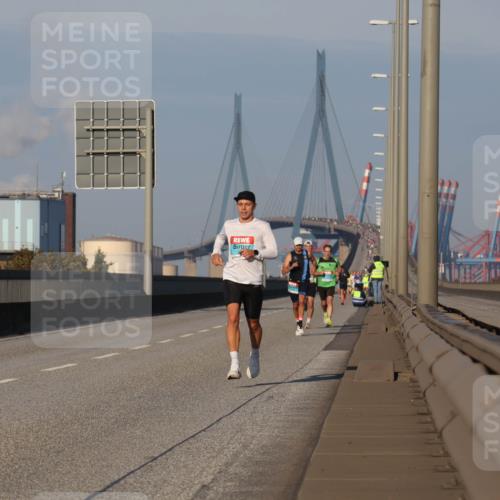 03.10.2025 - Köhlbrandbrückenlauf Luisa Fischer http://msf.ph/oto/8998336 03.10.2025 10:39:03 Position 3  meine-sportfotos.de