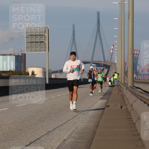 03.10.2025 - Köhlbrandbrückenlauf Luisa Fischer http://msf.ph/oto/8998338 03.10.2025 10:39:03 Position 3  meine-sportfotos.de