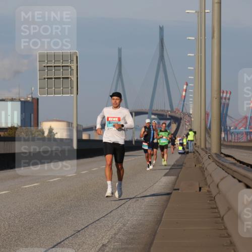 03.10.2025 - Köhlbrandbrückenlauf Luisa Fischer http://msf.ph/oto/8998339 03.10.2025 10:39:03 Position 3  meine-sportfotos.de