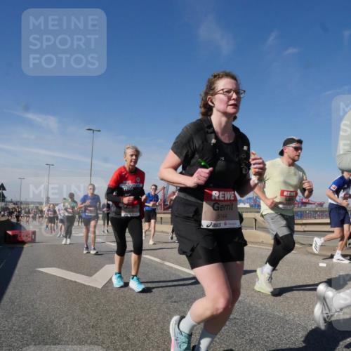 03.10.2025 - Köhlbrandbrückenlauf Matties Gatica Varas http://msf.ph/oto/8998345 03.10.2025 12:50:23 Position 2 0, 5144 meine-sportfotos.de