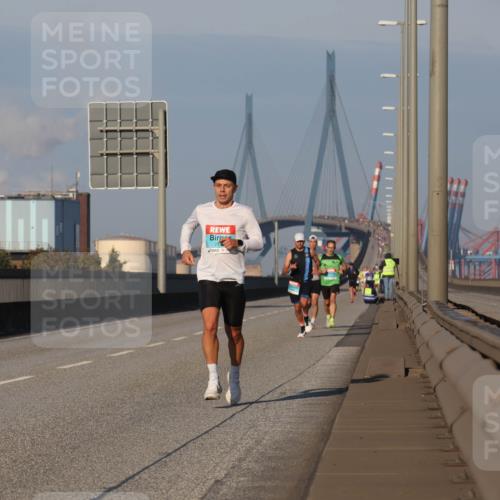 03.10.2025 - Köhlbrandbrückenlauf Luisa Fischer http://msf.ph/oto/8998349 03.10.2025 10:39:04 Position 3  meine-sportfotos.de