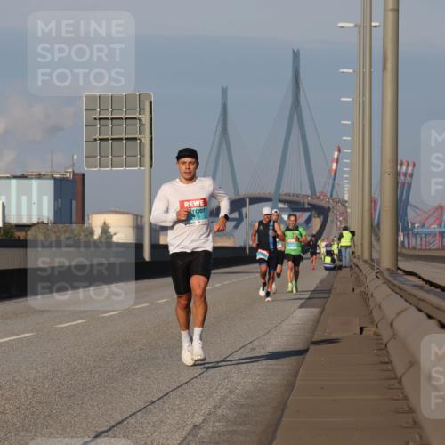 03.10.2025 - Köhlbrandbrückenlauf Luisa Fischer http://msf.ph/oto/8998353 03.10.2025 10:39:04 Position 3  meine-sportfotos.de