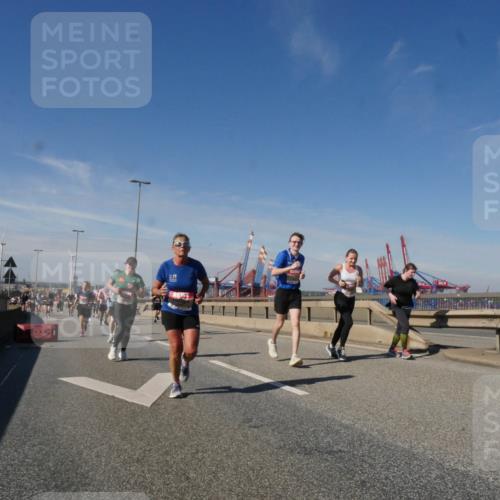 03.10.2025 - Köhlbrandbrückenlauf Matties Gatica Varas http://msf.ph/oto/8998360 03.10.2025 12:50:24 Position 2  meine-sportfotos.de