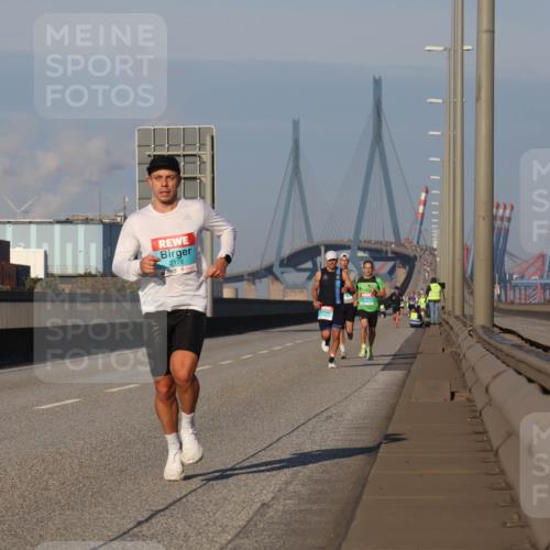 03.10.2025 - Köhlbrandbrückenlauf Luisa Fischer http://msf.ph/oto/8998364 03.10.2025 10:39:06 Position 3  meine-sportfotos.de