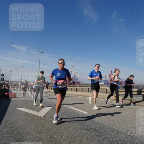 03.10.2025 - Köhlbrandbrückenlauf Matties Gatica Varas http://msf.ph/oto/8998365 03.10.2025 12:50:25 Position 2  meine-sportfotos.de