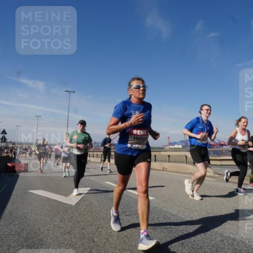 03.10.2025 - Köhlbrandbrückenlauf Matties Gatica Varas http://msf.ph/oto/8998371 03.10.2025 12:50:25 Position 2 511, 6267 meine-sportfotos.de