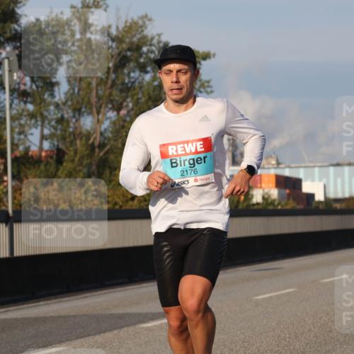 03.10.2025 - Köhlbrandbrückenlauf Luisa Fischer http://msf.ph/oto/8998380 03.10.2025 10:39:08 Position 3 2176 meine-sportfotos.de