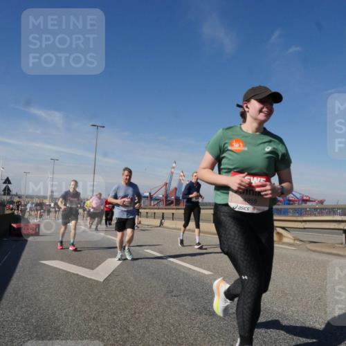 03.10.2025 - Köhlbrandbrückenlauf Matties Gatica Varas http://msf.ph/oto/8998382 03.10.2025 12:50:26 Position 2 4859 meine-sportfotos.de