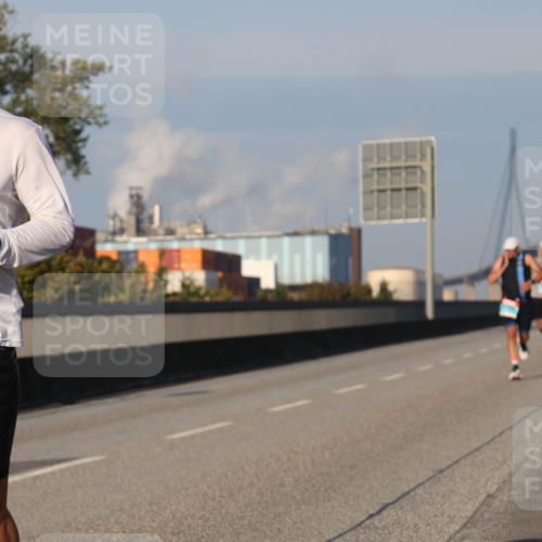 03.10.2025 - Köhlbrandbrückenlauf Luisa Fischer http://msf.ph/oto/8998385 03.10.2025 10:39:08 Position 3  meine-sportfotos.de
