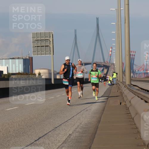 03.10.2025 - Köhlbrandbrückenlauf Luisa Fischer http://msf.ph/oto/8998394 03.10.2025 10:39:10 Position 3 20 meine-sportfotos.de
