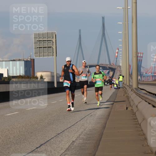 03.10.2025 - Köhlbrandbrückenlauf Luisa Fischer http://msf.ph/oto/8998400 03.10.2025 10:39:10 Position 3  meine-sportfotos.de