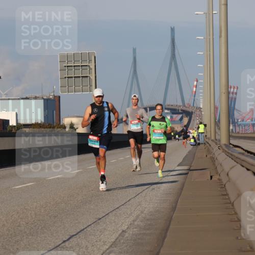 03.10.2025 - Köhlbrandbrückenlauf Luisa Fischer http://msf.ph/oto/8998411 03.10.2025 10:39:11 Position 3  meine-sportfotos.de