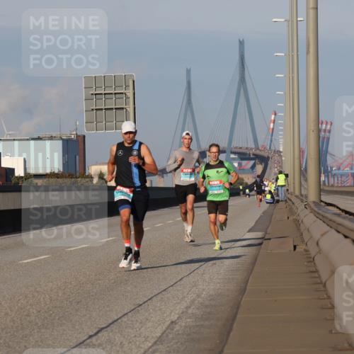 03.10.2025 - Köhlbrandbrückenlauf Luisa Fischer http://msf.ph/oto/8998412 03.10.2025 10:39:11 Position 3  meine-sportfotos.de