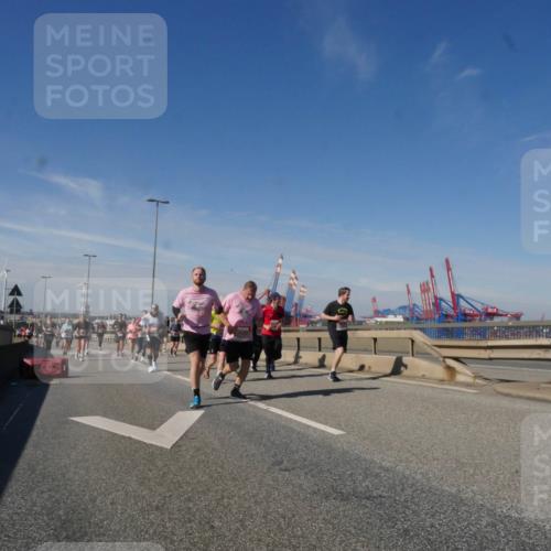 03.10.2025 - Köhlbrandbrückenlauf Matties Gatica Varas http://msf.ph/oto/8998414 03.10.2025 12:50:29 Position 2  meine-sportfotos.de