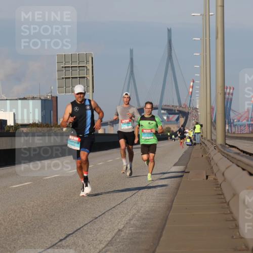 03.10.2025 - Köhlbrandbrückenlauf Luisa Fischer http://msf.ph/oto/8998415 03.10.2025 10:39:12 Position 3  meine-sportfotos.de