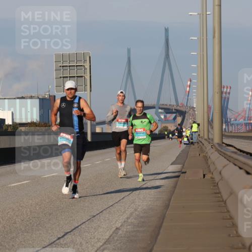 03.10.2025 - Köhlbrandbrückenlauf Luisa Fischer http://msf.ph/oto/8998418 03.10.2025 10:39:12 Position 3  meine-sportfotos.de