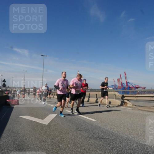 03.10.2025 - Köhlbrandbrückenlauf Matties Gatica Varas http://msf.ph/oto/8998419 03.10.2025 12:50:30 Position 2  meine-sportfotos.de