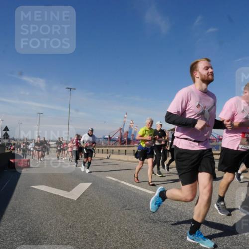 03.10.2025 - Köhlbrandbrückenlauf Matties Gatica Varas http://msf.ph/oto/8998428 03.10.2025 12:50:31 Position 2 5873 meine-sportfotos.de