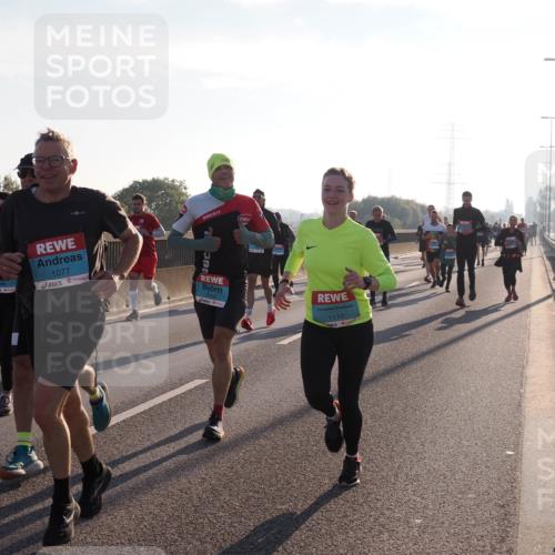 03.10.2025 - Köhlbrandbrückenlauf Fabian Wolf http://msf.ph/oto/8998429 03.10.2025 09:15:48 Position 3 2884, 1077, 300, 3053, 1110 meine-sportfotos.de