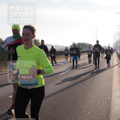 03.10.2025 - Köhlbrandbrückenlauf Fabian Wolf http://msf.ph/oto/8998442 03.10.2025 09:15:49 Position 3 30, 1110 meine-sportfotos.de