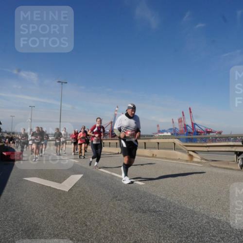 03.10.2025 - Köhlbrandbrückenlauf Matties Gatica Varas http://msf.ph/oto/8998445 03.10.2025 12:50:33 Position 2 1111 meine-sportfotos.de