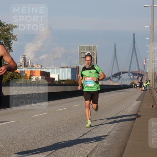 03.10.2025 - Köhlbrandbrückenlauf Luisa Fischer http://msf.ph/oto/8998448 03.10.2025 10:39:15 Position 3 0, 3463, 2702 meine-sportfotos.de