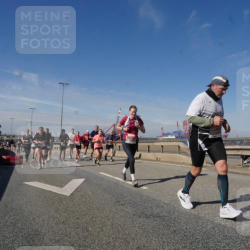 03.10.2025 - Köhlbrandbrückenlauf Matties Gatica Varas http://msf.ph/oto/8998451 03.10.2025 12:50:34 Position 2  meine-sportfotos.de