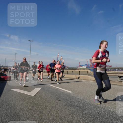 03.10.2025 - Köhlbrandbrückenlauf Matties Gatica Varas http://msf.ph/oto/8998456 03.10.2025 12:50:35 Position 2 4971 meine-sportfotos.de