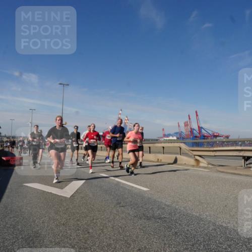 03.10.2025 - Köhlbrandbrückenlauf Matties Gatica Varas http://msf.ph/oto/8998459 03.10.2025 12:50:36 Position 2  meine-sportfotos.de