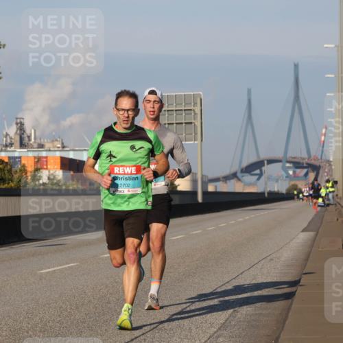 03.10.2025 - Köhlbrandbrückenlauf Luisa Fischer http://msf.ph/oto/8998460 03.10.2025 10:39:16 Position 3 2702 meine-sportfotos.de