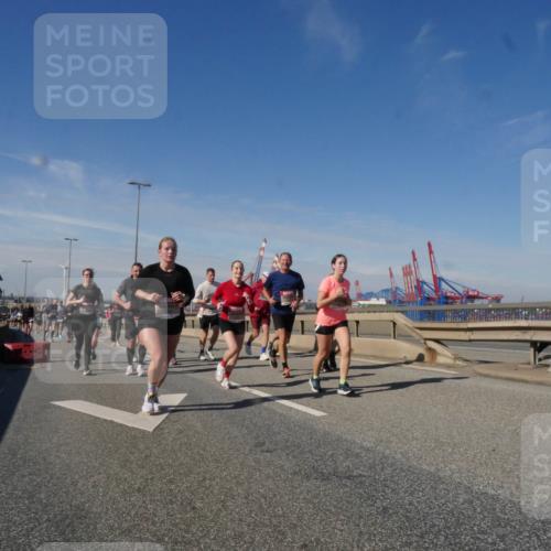 03.10.2025 - Köhlbrandbrückenlauf Matties Gatica Varas http://msf.ph/oto/8998465 03.10.2025 12:50:36 Position 2  meine-sportfotos.de