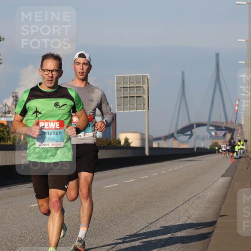 03.10.2025 - Köhlbrandbrückenlauf Luisa Fischer http://msf.ph/oto/8998466 03.10.2025 10:39:17 Position 3 2702 meine-sportfotos.de