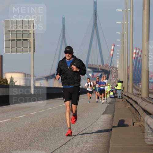 03.10.2025 - Köhlbrandbrückenlauf Luisa Fischer http://msf.ph/oto/8998495 03.10.2025 10:39:35 Position 3  meine-sportfotos.de