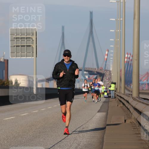 03.10.2025 - Köhlbrandbrückenlauf Luisa Fischer http://msf.ph/oto/8998496 03.10.2025 10:39:35 Position 3  meine-sportfotos.de